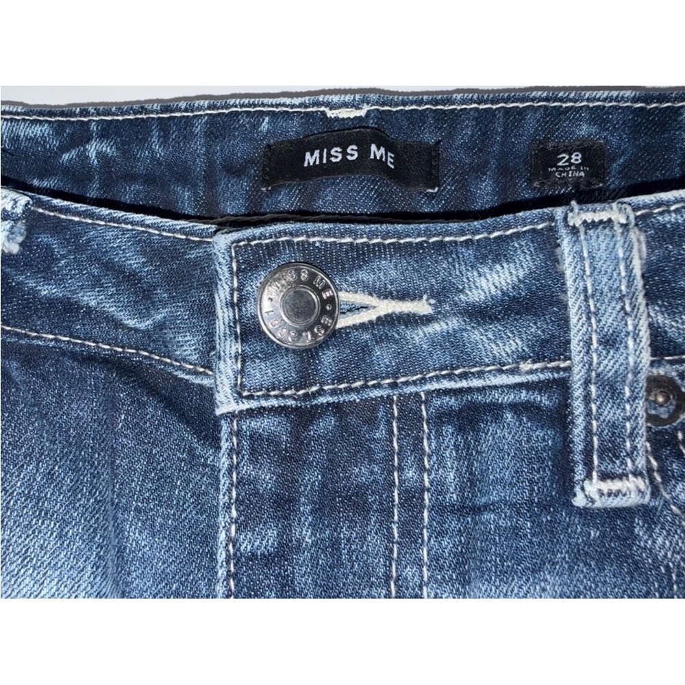 Miss Me Embroidered Jean Denim Shorts Lace & Sequined Scalloped Hem 28 Short - Picture 8 of 9
